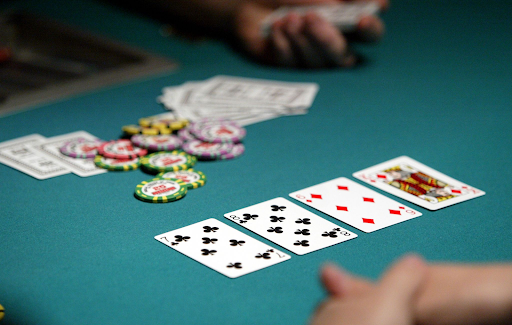 Kiềm chế cảm xúc - Cách đánh bài Poker