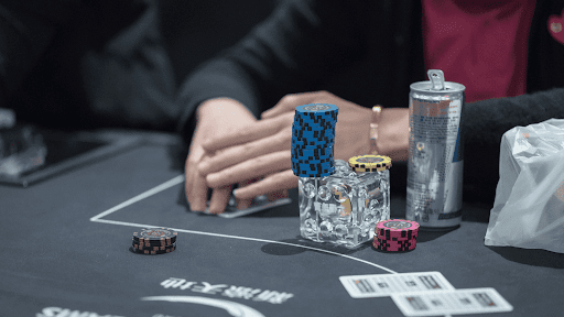 Semi Bluff | Chiến thuật cá cược đánh Poker